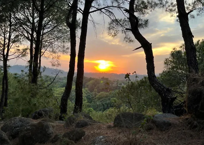 Prakriti Aalay - Riverside Mountain View Boutique Eco Resort