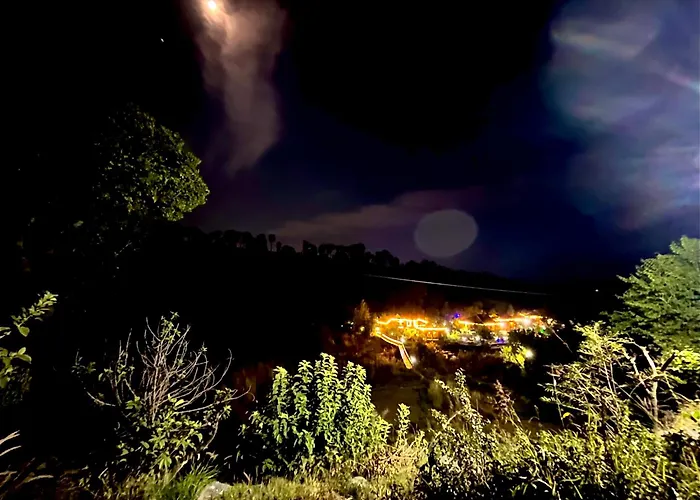 Prakriti Aalay - Riverside Mountain View Boutique Eco Resort